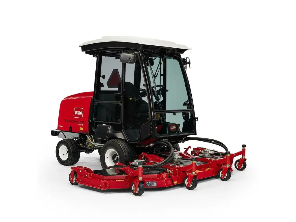 Toro Groundsmaster® 4110-D avec cabine de sécurité toutes saisons 2026