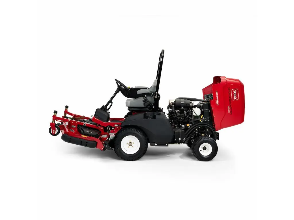 Toro Groundsmaster® 3300 – 27,9 kW (37,4 cv) avec CrossTrax® 4RM 2026