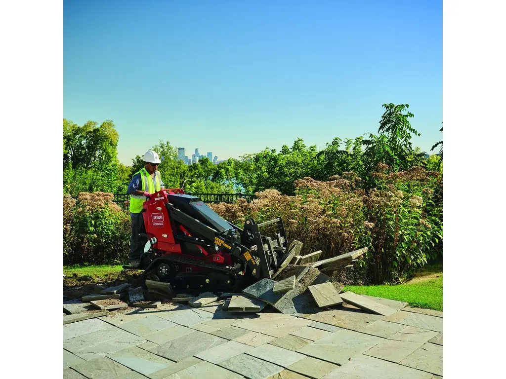 Toro eDingo® TX 750 Electric Track Loader, Wide 2026