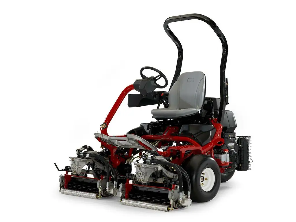 Toro Greensmaster® TriFlex™ 3300 à essence avec cylindres hydrauliques 2026