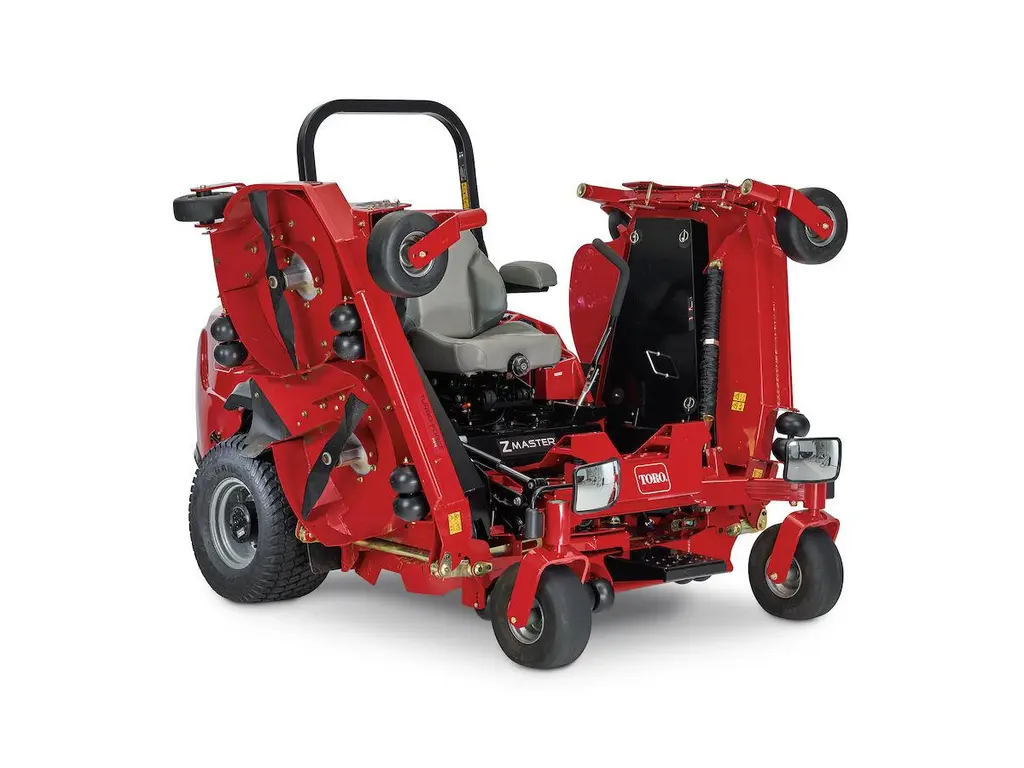 Toro Série 7500-D de 366 cm (144 po), 32,8 kW (44 cv), 1 568 cm³, diesel, éjection arrière 2026