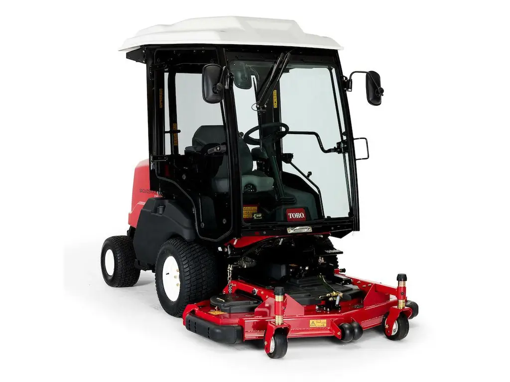 Toro Groundsmaster® 3310 – 27,9 kW (37,4 cv) avec CrossTrax® 4RM et cabine toutes saisons 2026