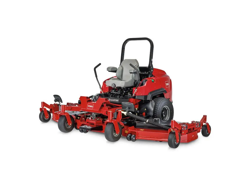Toro Série 7500-D de 366 cm (144 po), 32,8 kW (44 cv), 1 568 cm³, diesel, éjection arrière 2026