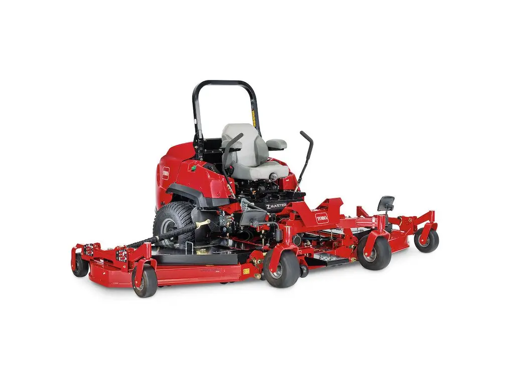Toro Série 7500-D de 366 cm (144 po), 32,8 kW (44 cv), 1 568 cm³, diesel, éjection arrière 2026