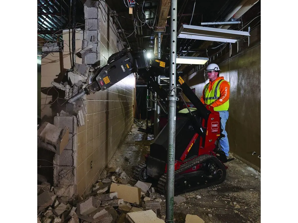 Toro eDingo® TX 750 Electric Track Loader, Narrow 2026