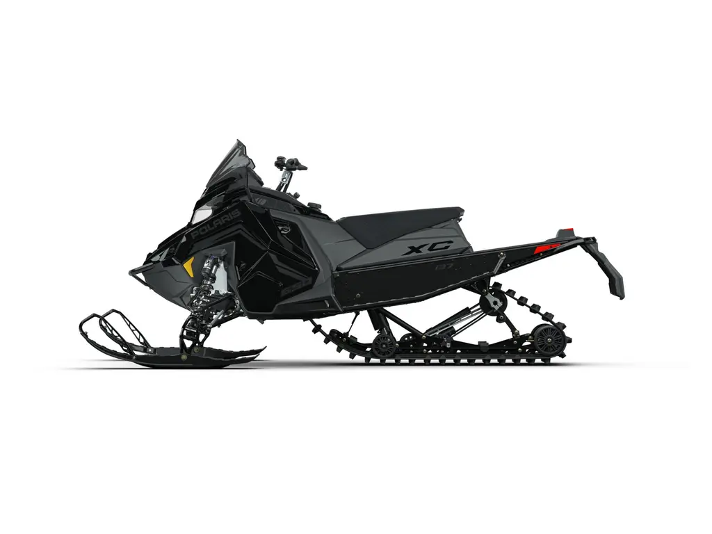 Polaris 650 INDY XC 137 avec écran 7S Gloss Black 2027