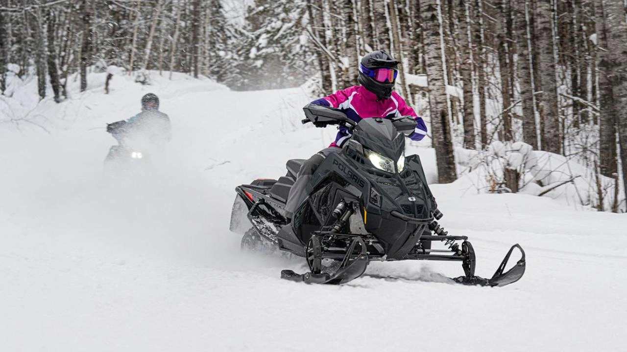 motoneige Polaris Prostar s4 - moteur 4 temps