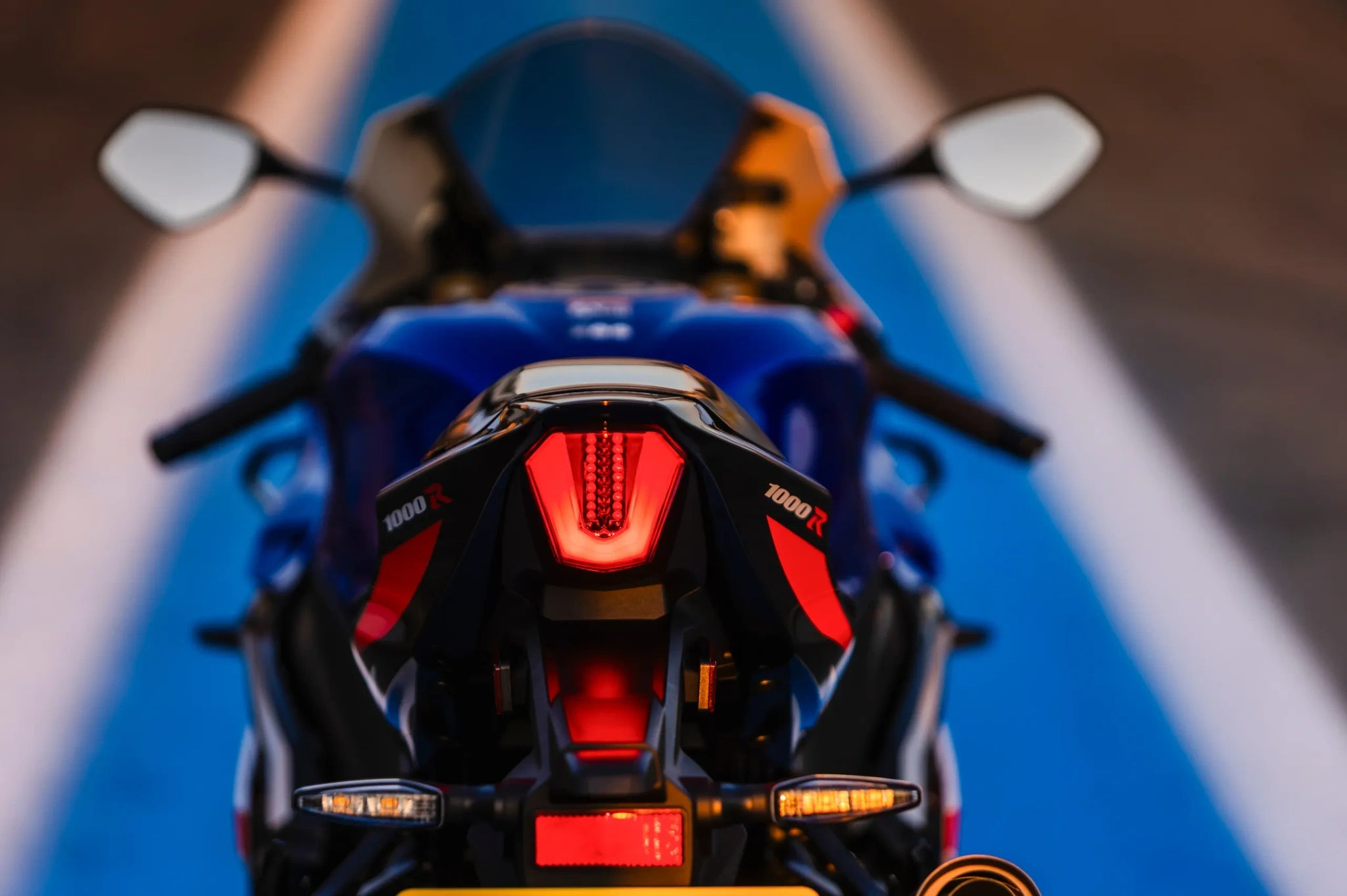 Arrière d’une Suzuki GSX-R1000R 2026 pour choisir entre une Suzuki neuve ou usagée.
