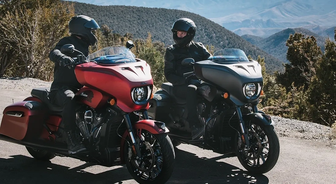 Motos Indian Chieftain PowerPlus pour les amateurs de cruisers haut de gamme.