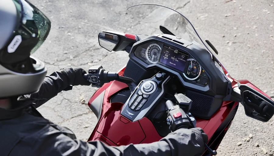 Tableau de bord et écran de navigation de la Honda Gold Wing 2026.