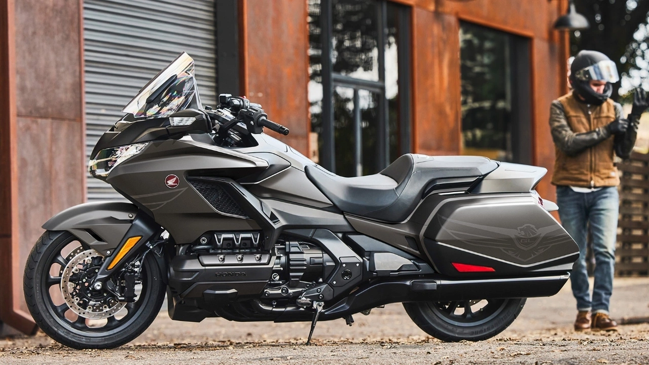 Honda Gold Wing et sa conductrice
