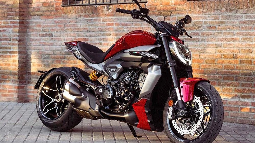 vue latérale avant d'un Ducati XDiavel