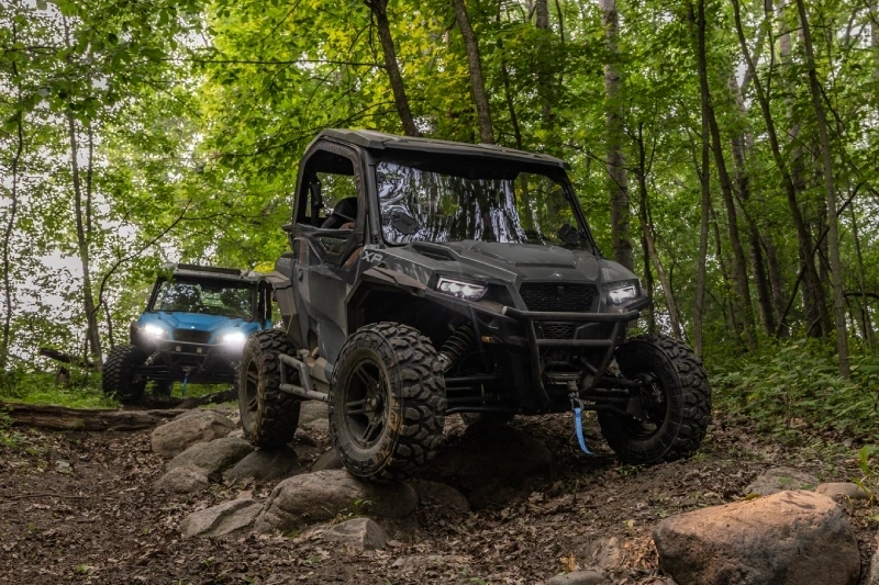 Polaris General crossover side by side UTV