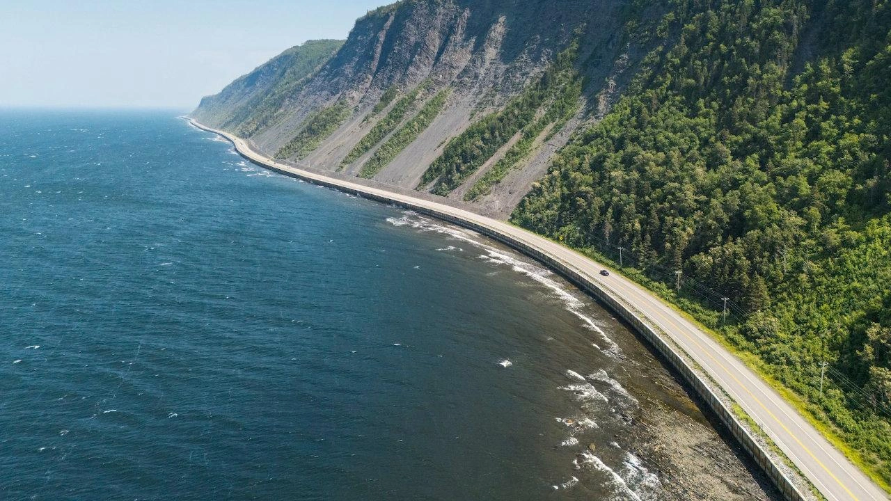Paysage côtier de la Gaspésie bordant la route 132