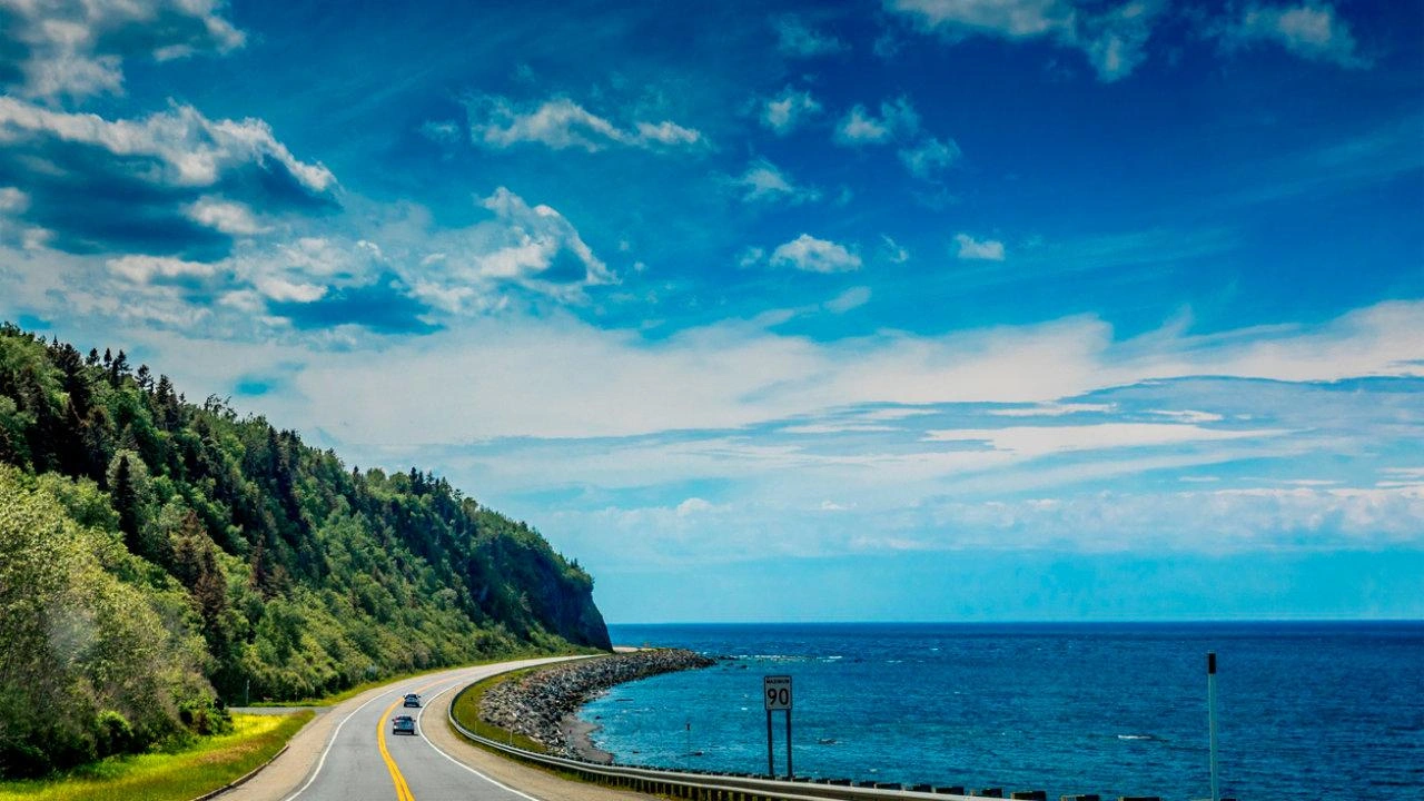 Panorama sur le fleuve Saint-Laurent depuis la région du Bas-Saint-Laurent