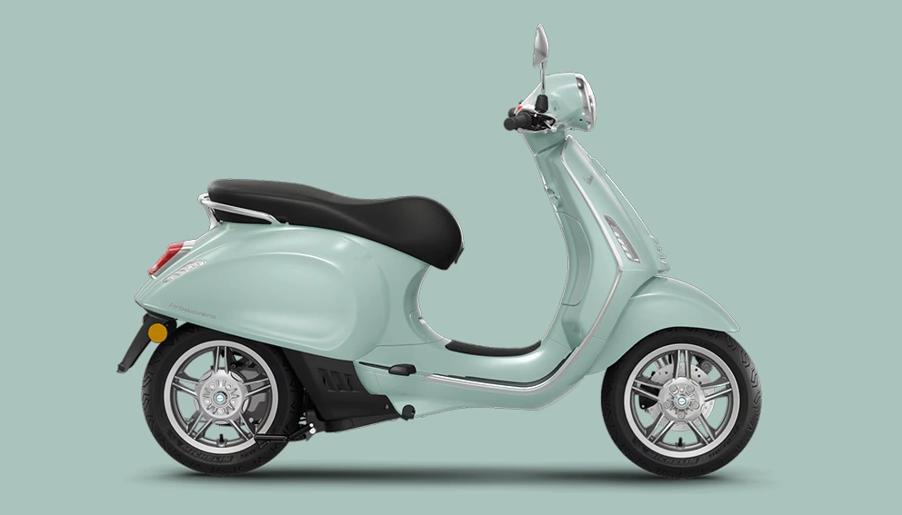 Vue de la Vespa Primavera Elettrica