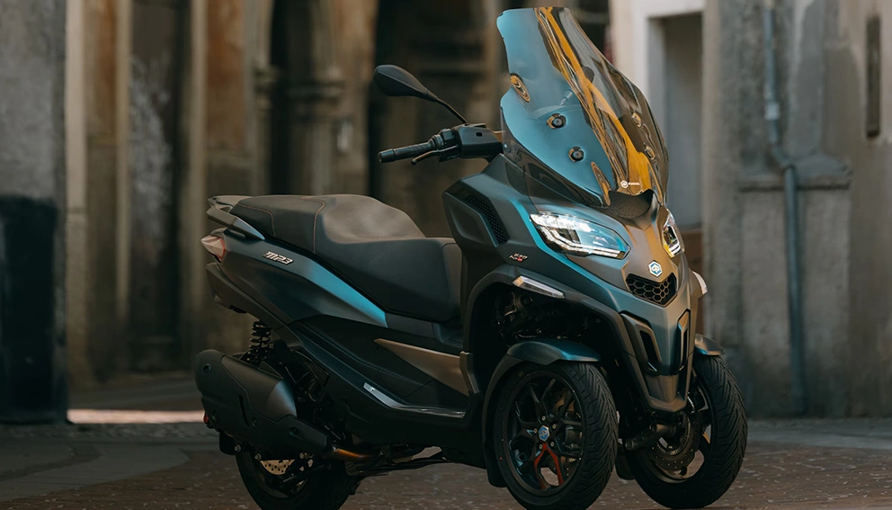 Vue de la Piaggio MP3 530
