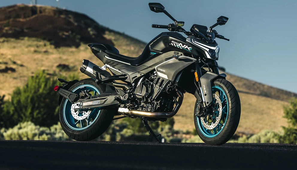 View of the CFMOTO 800NK parked on the road