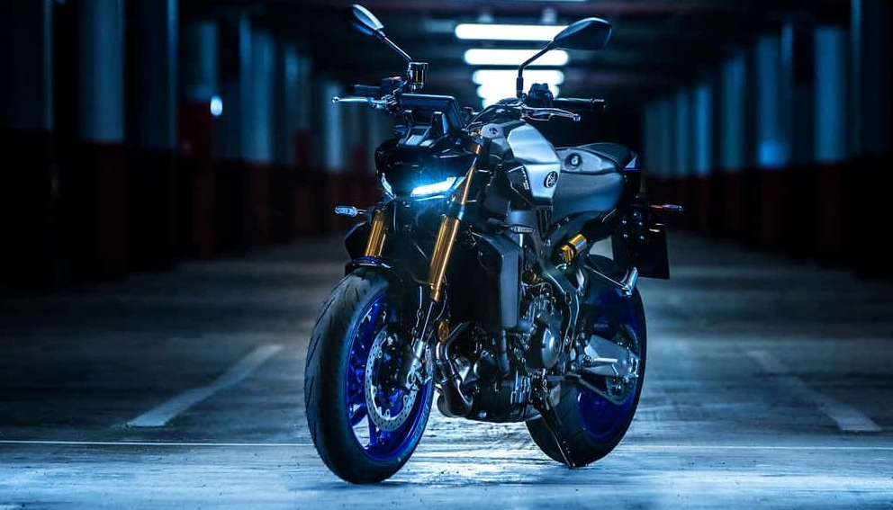 View of the Yamaha MT-09 SP parked on the road at night