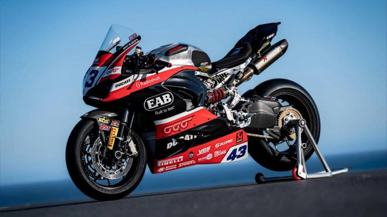 Three-quarter view of the Ducati SuperSport 950 sport motorcycle