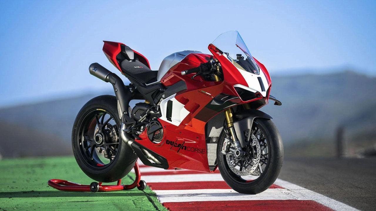 Front three-quarter view of the Ducati Panigale V4