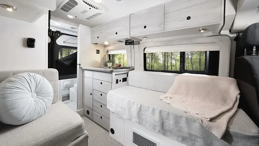 Intérieur Comet 18C