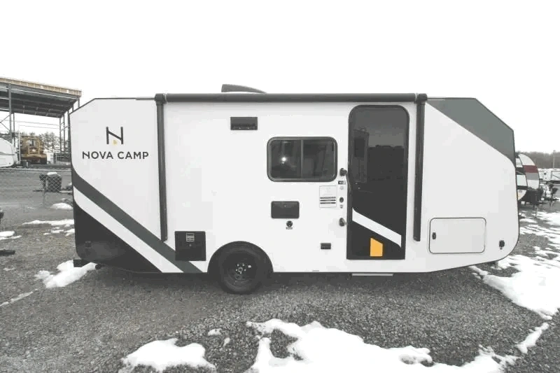Profil extérieur de la Nova Camp 201BH familiale légère.