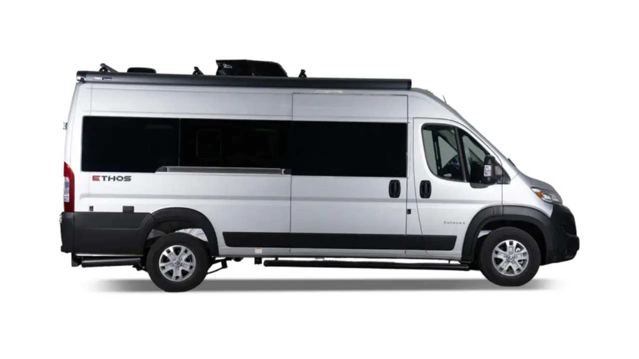 vue latérale d'un Ethos 20E de Entegra Coach