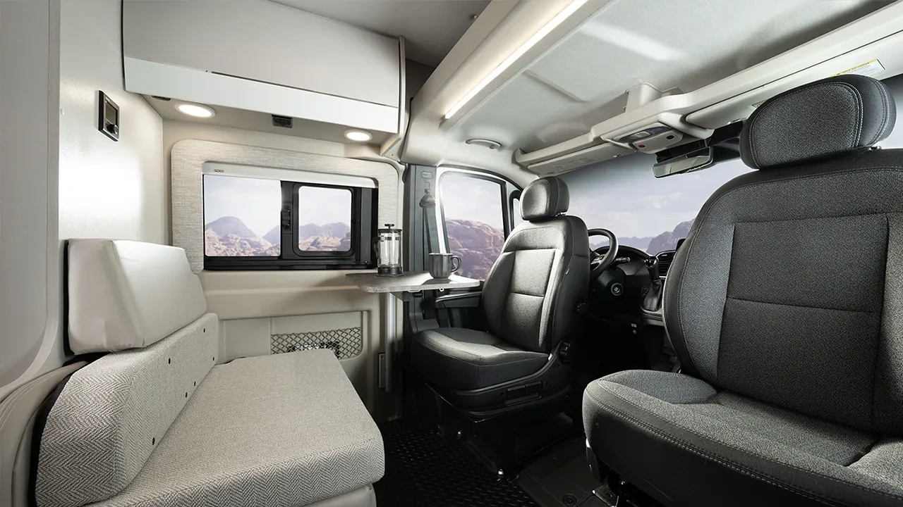 Vue intérieur compact de la roulotte Jayco Swift 2026