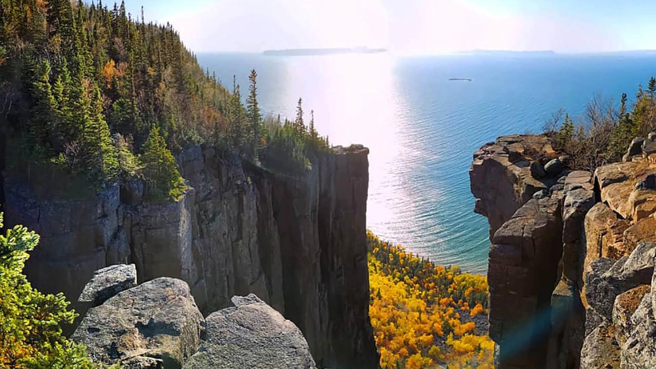 vue d'un grand ravin au parc provincial Sleep Giant