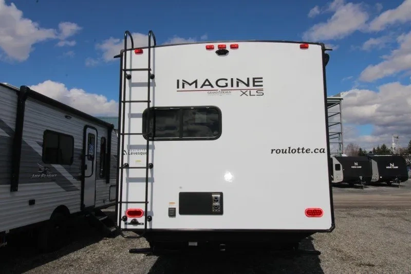 Vue arrière de la Grand Design Imagine XLS 22MLE chez Le Géant Motorisé.