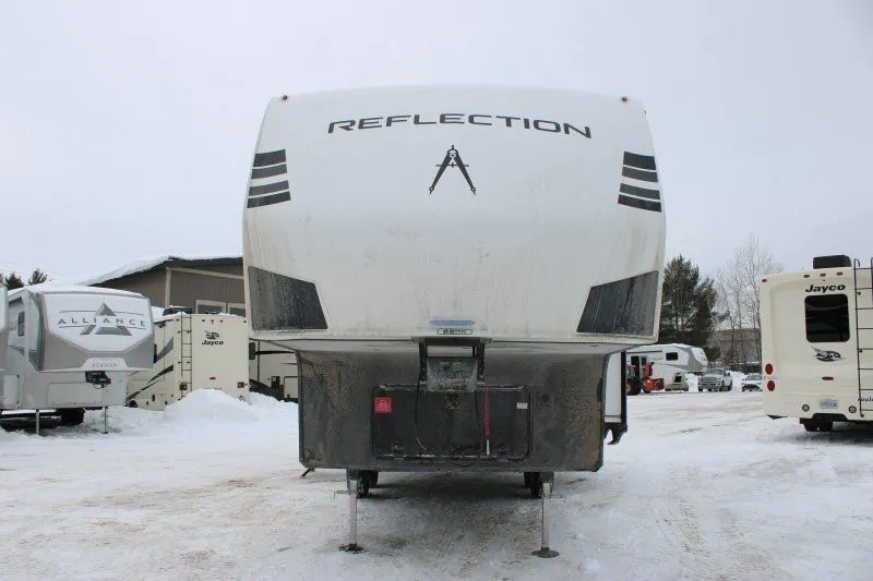 Vue avant du Grand Design Reflection 100 Series 22RK pour Ram 1500.