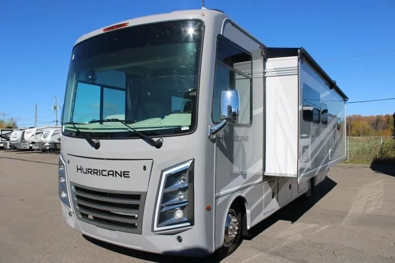 Thor Hurricane 29L 2026 avec extension latérale ouverte.