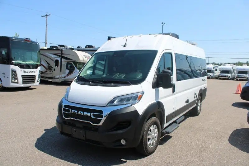 Thor Motor Coach Tellaro 20L 2026 blanc sur châssis RAM ProMaster.
