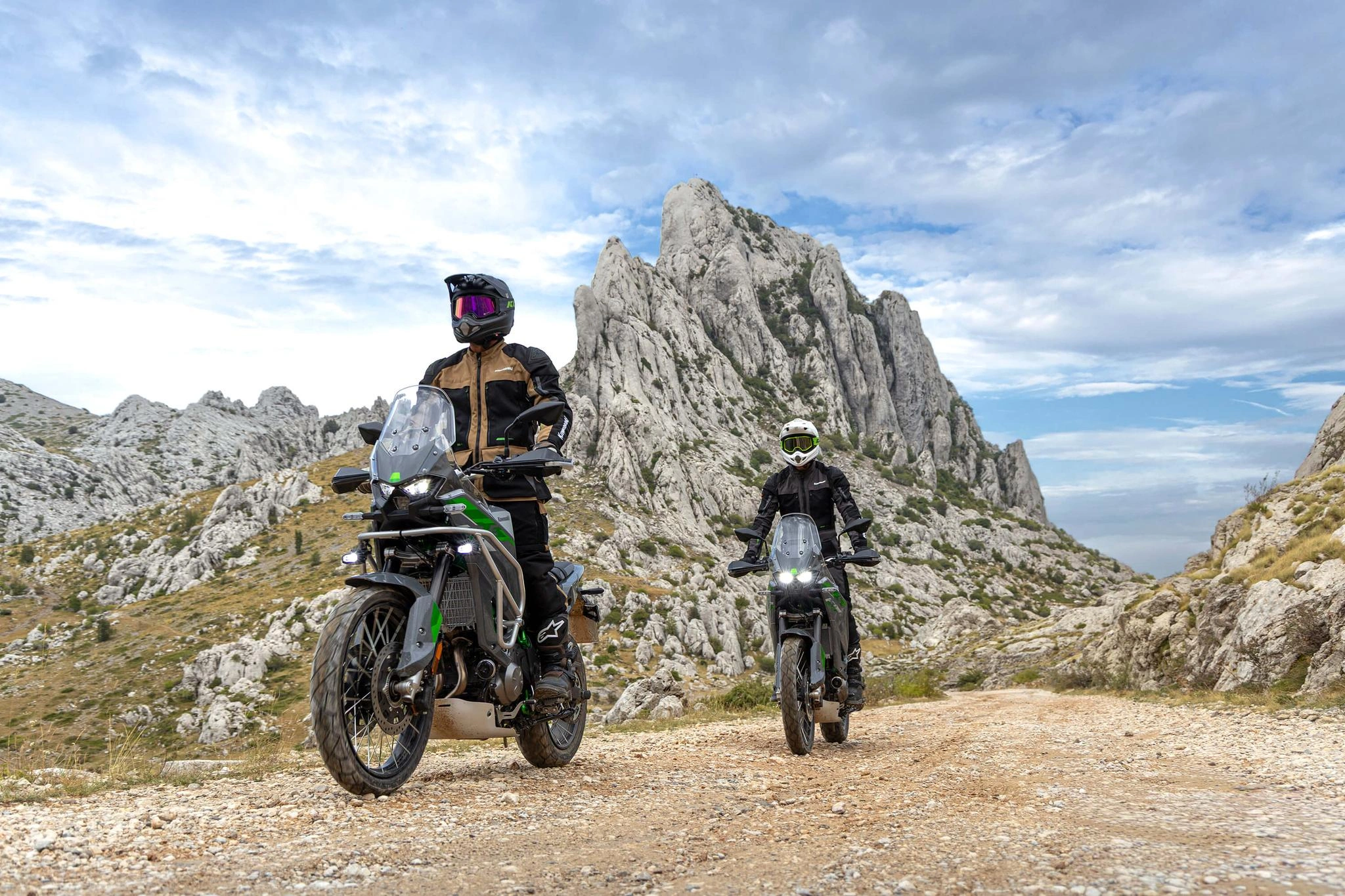 2027 Kawasaki KLE650 SE premium adventure motorcycle