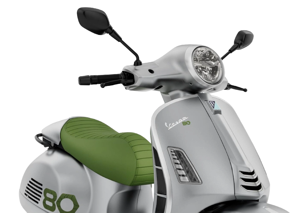 Matt grey metallic bodywork and satin chrome details on the Vespa Edizione Ottantesimo