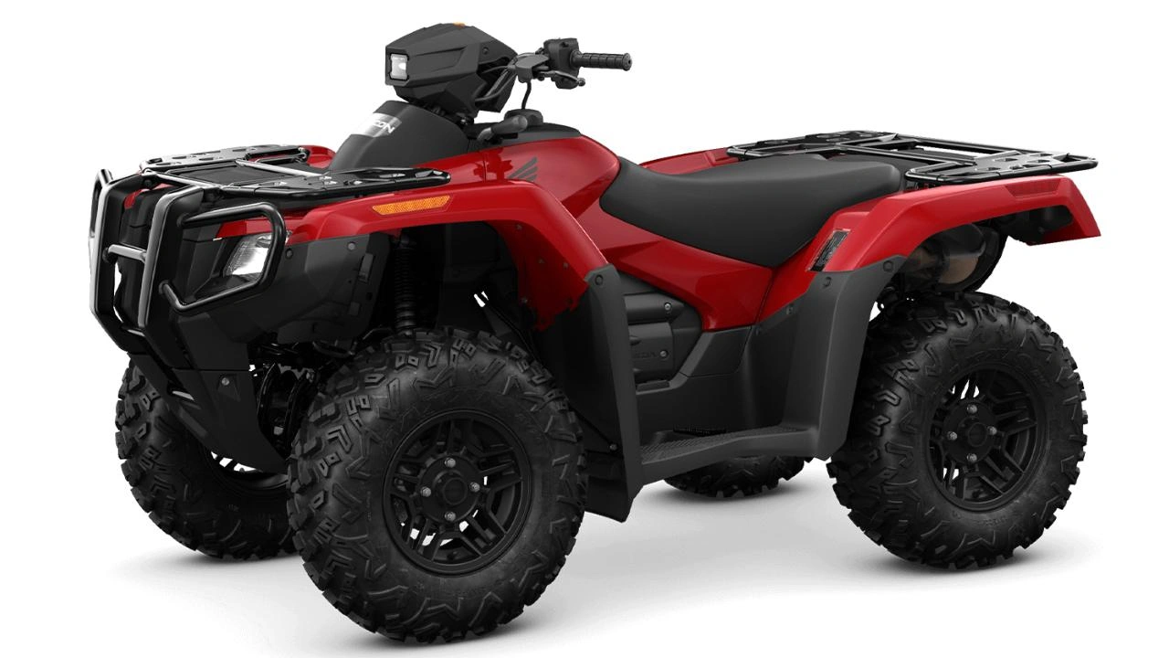 vue latérale avant d'un Honda Rubicon 700