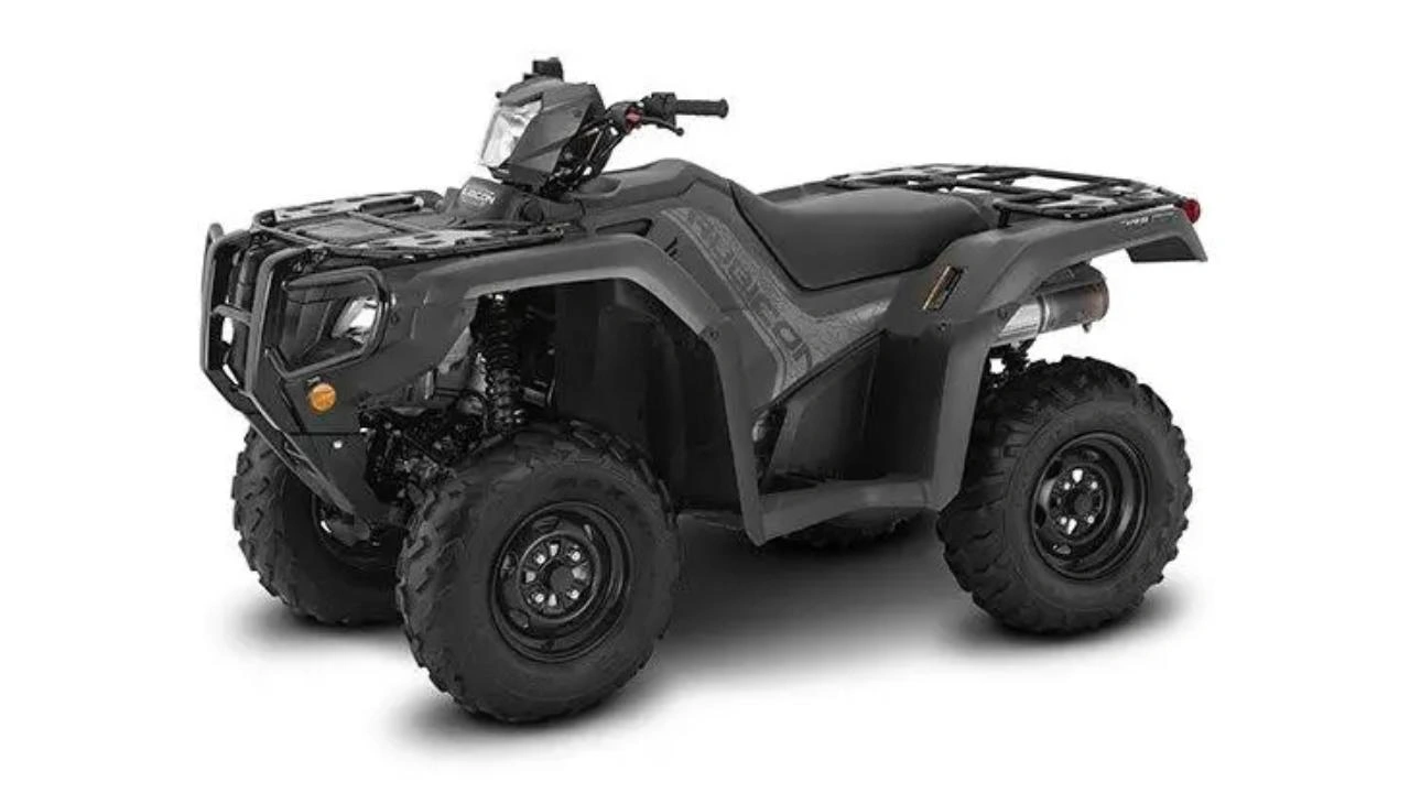 vue latérale avant d'un Honda Rubicon 520