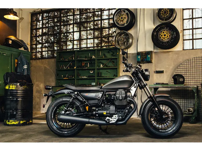 2017 Moto Guzzi V9 Bobber Liquidation thumbnail 2