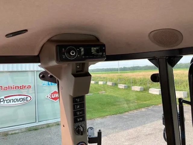 Case IH Farmall 105U 2016