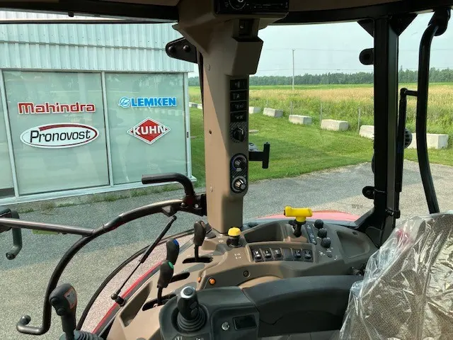 Case IH Farmall 105U 2016