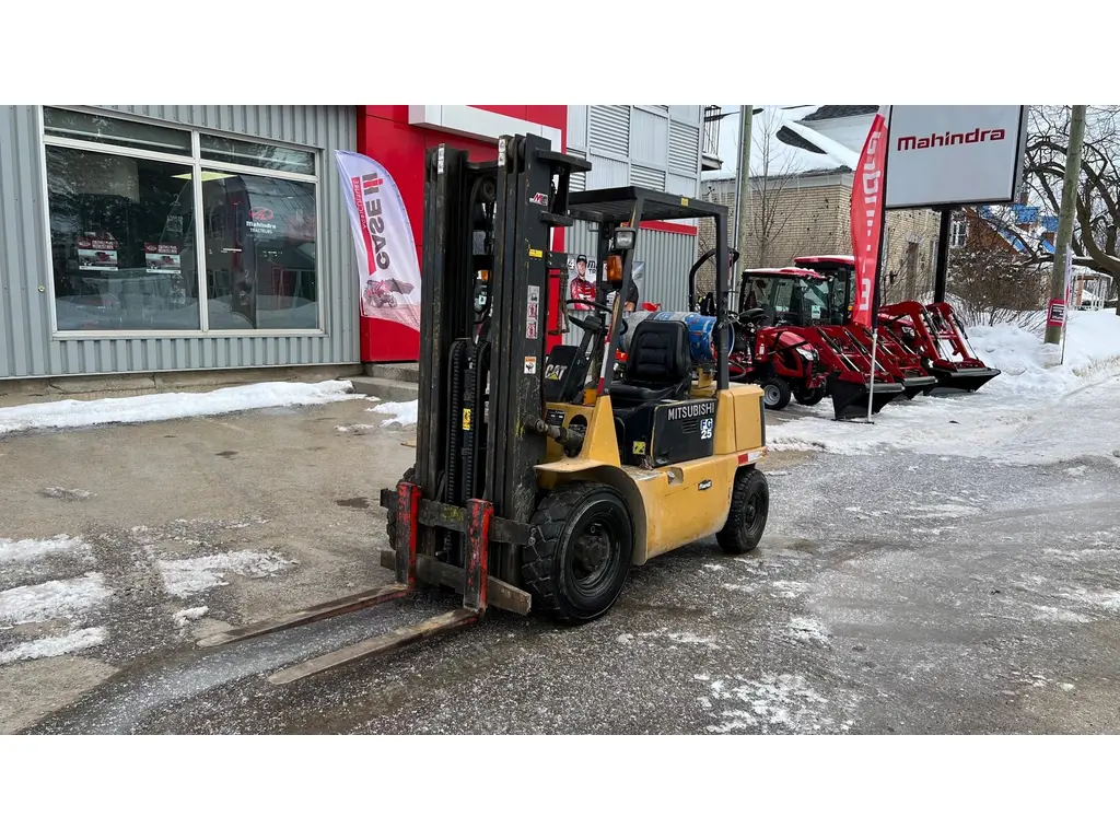 2000 Mitsubishi FG25