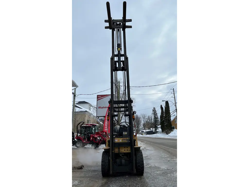 2000 Mitsubishi FG25
