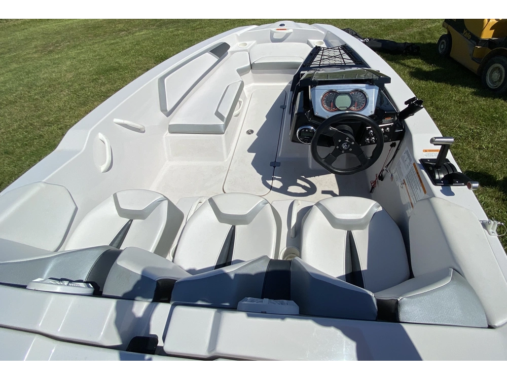 2018 Scarab 165 alt