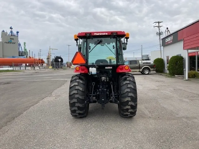 2016 Mahindra 2555 HST