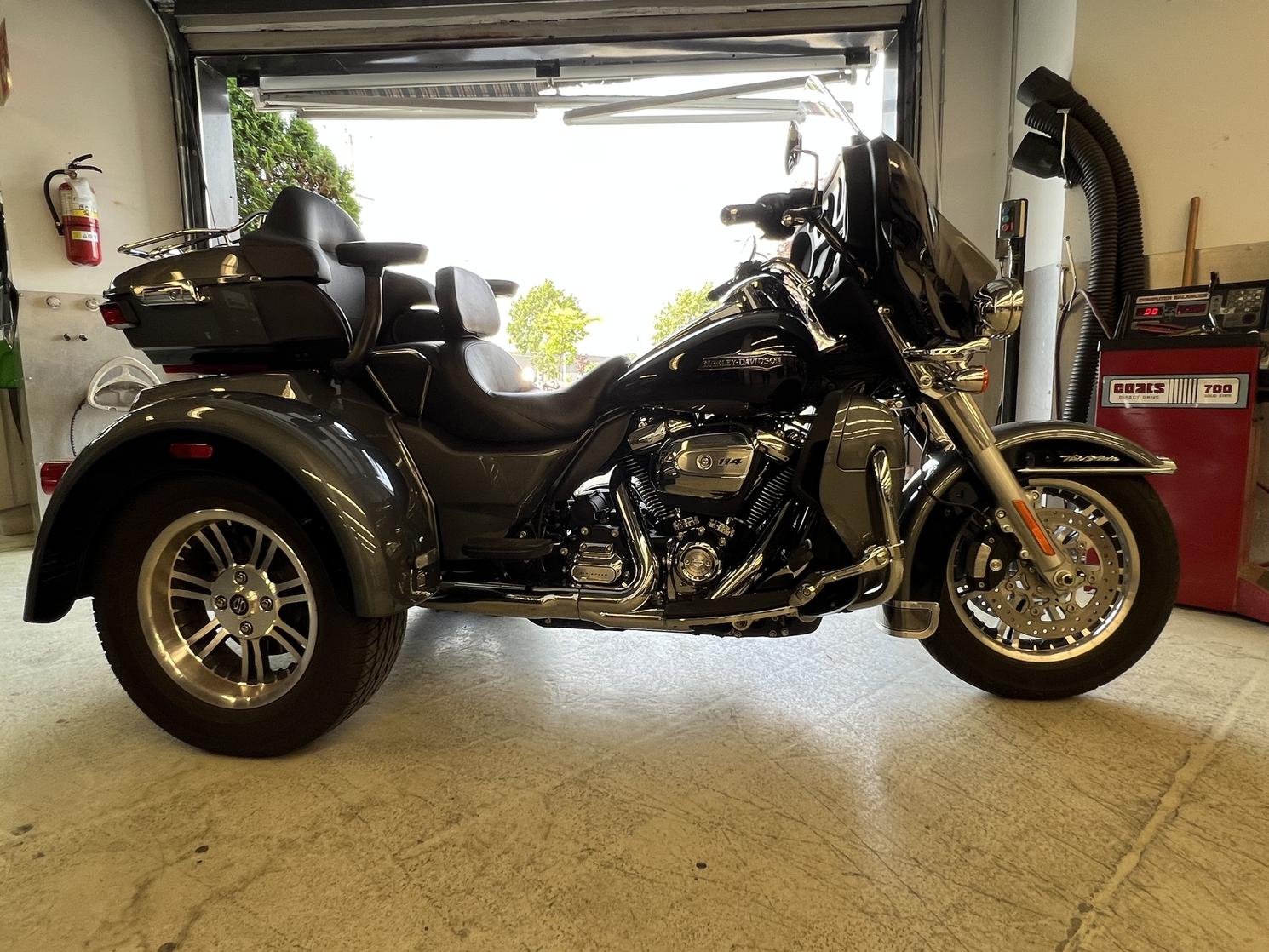 Harley-Davidson FL-Tri Glide Ultra - FLHTCUTG 2021