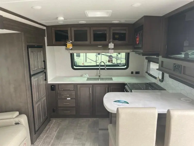 2021 Forest River ROULOTTE FLT826MBR