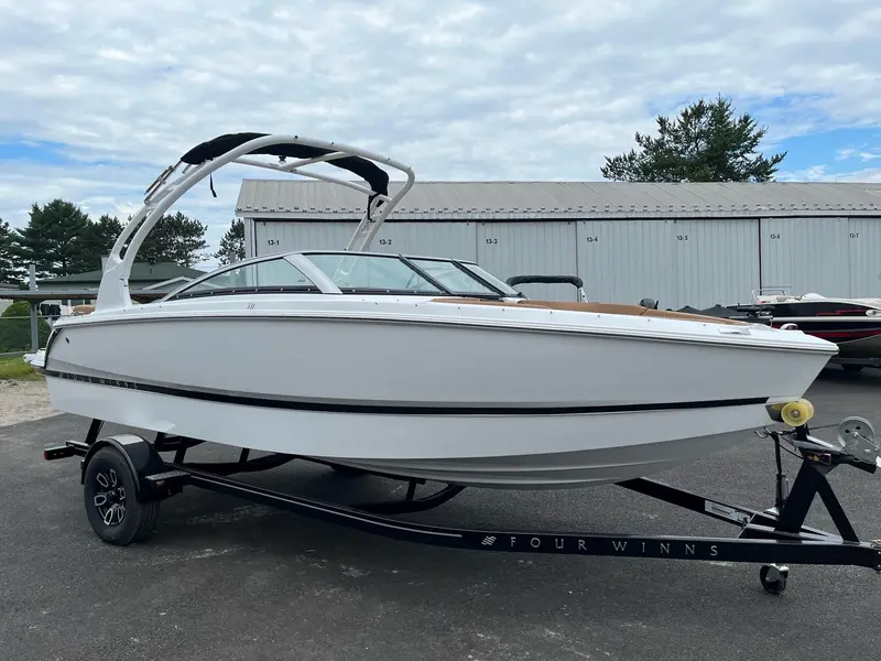 2023 Four Winns H1