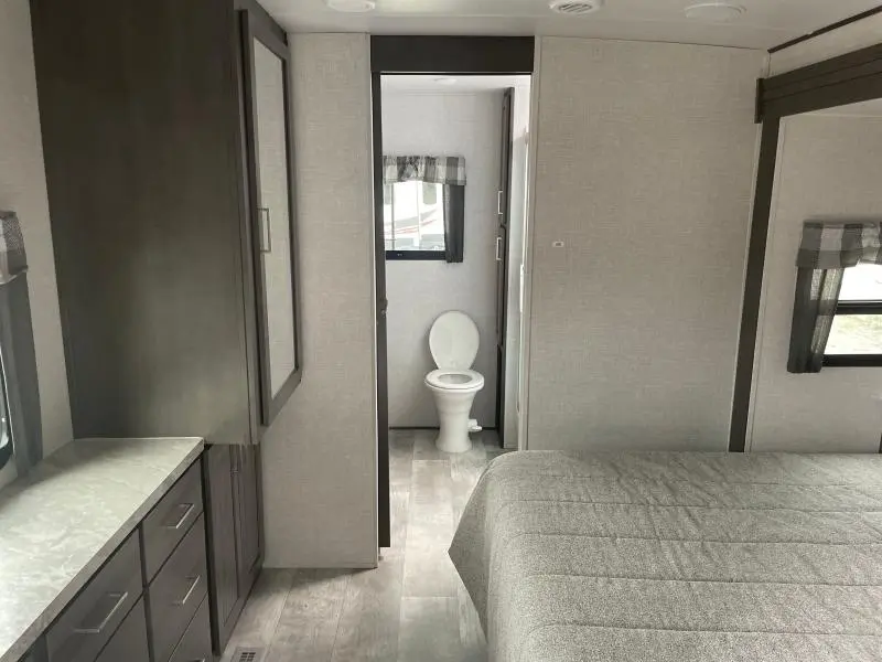 2021 Forest River ROULOTTE FLT826MBR