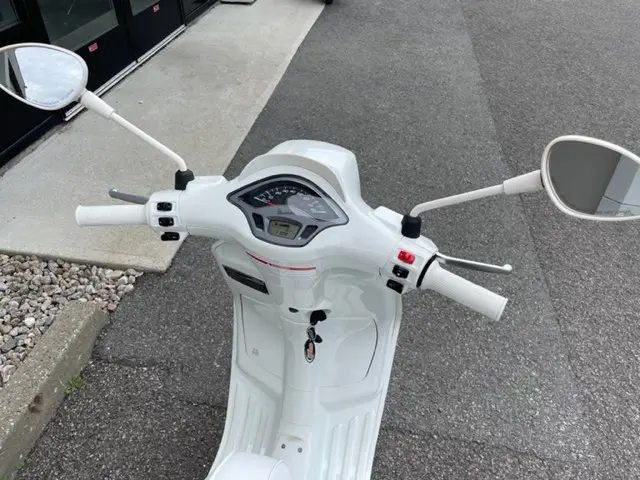 2022 Vespa Sprint 50 LIQUIDATION